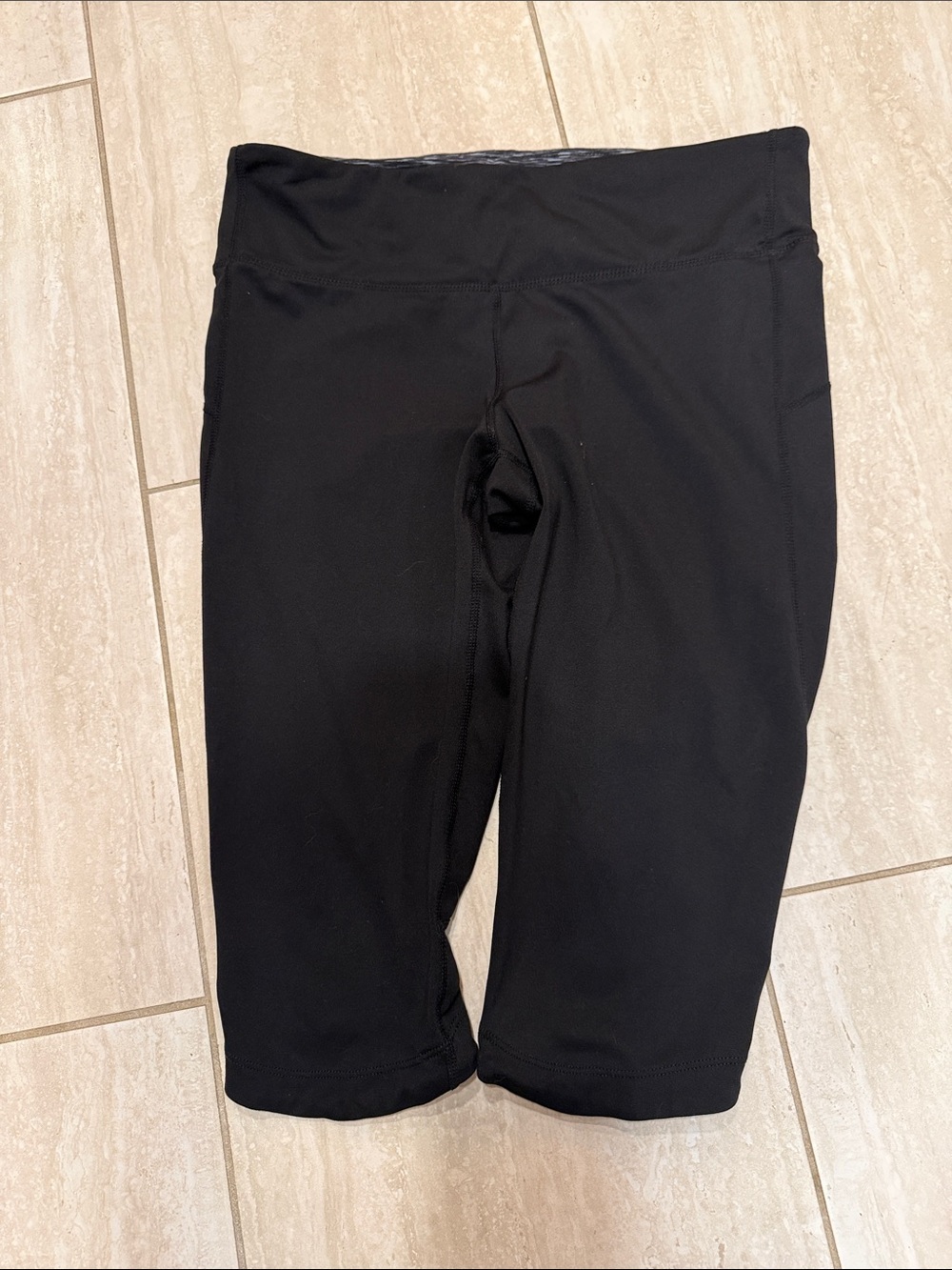 Tangerine Black Capri Leggings